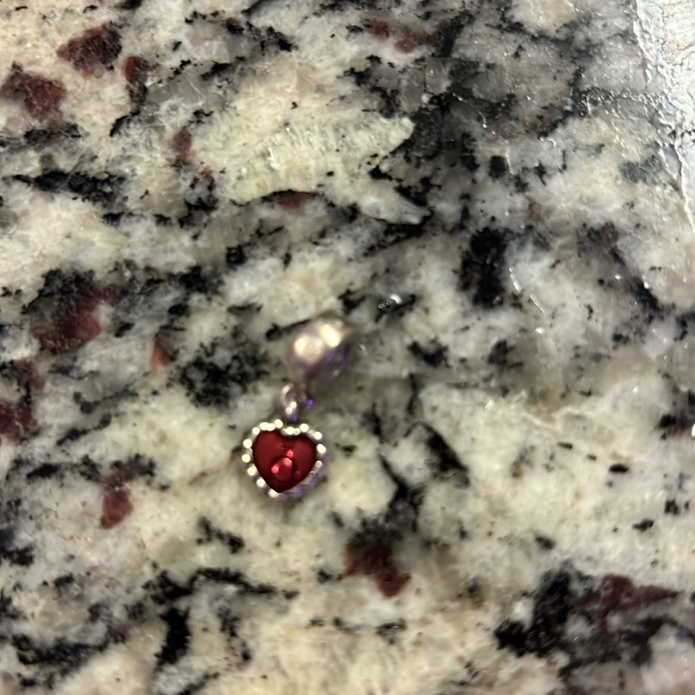Pandora retire pink heart- authentic